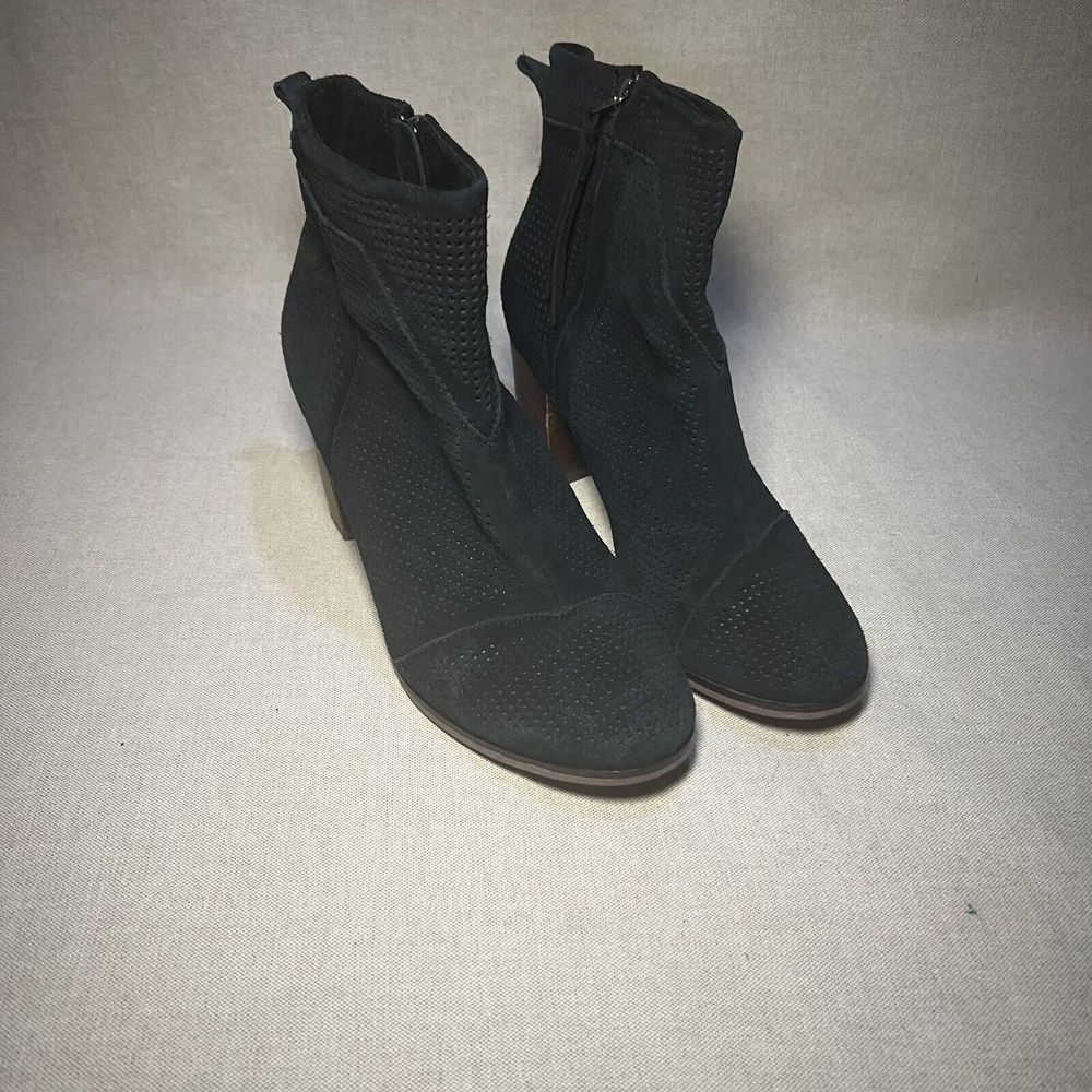 TOMS Black Suede Lutana Ankle Boots Booties Side Zip Tassel Block Heel‎ 8